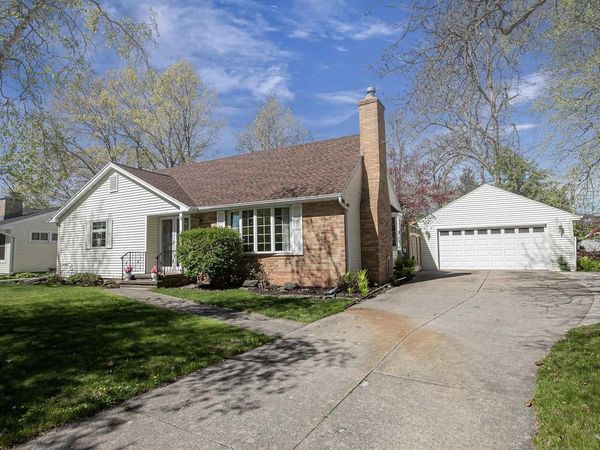 2207 GLADYS AVENUE, Appleton, WI 54915