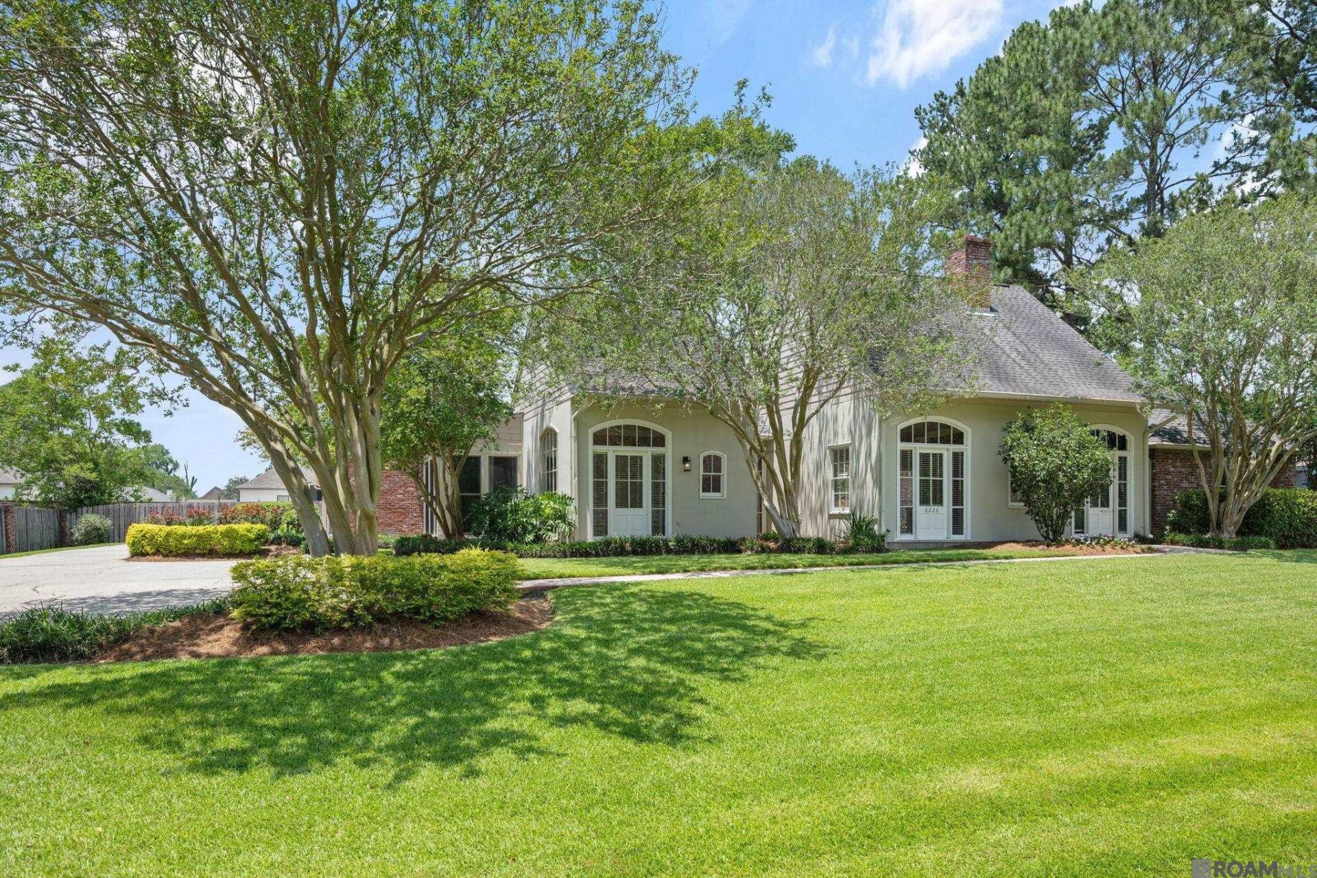 8226 Oakbrook Dr, Baton Rouge, LA 70810 Main Photo