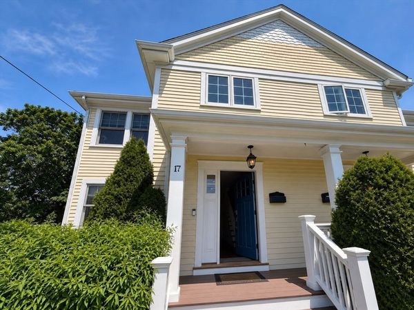 17 Cardinal St, Unit 17, Winchester, MA 01890