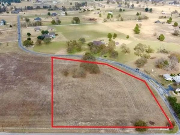 15511 Stallion Lake Boulevard, Lindale, TX 75771