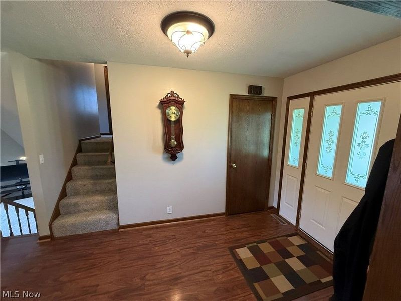 2462 Yorkview Road SW, New Philadelphia, OH 44663 Photo 2