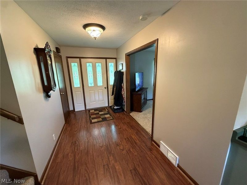 2462 Yorkview Road SW, New Philadelphia, OH 44663 Photo 3