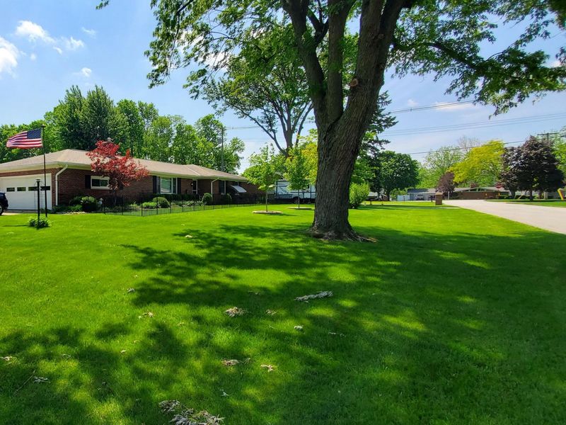 214 Orange Street, Wapakoneta, OH 45895 Photo 2
