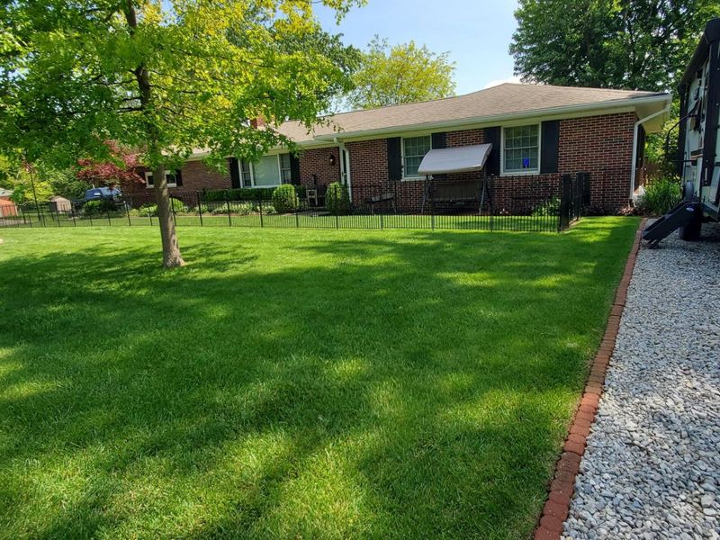 214 Orange Street, Wapakoneta, OH 45895 Photo 4