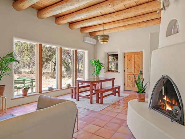 67 Ranchos Canoncito, Santa Fe, NM 87508