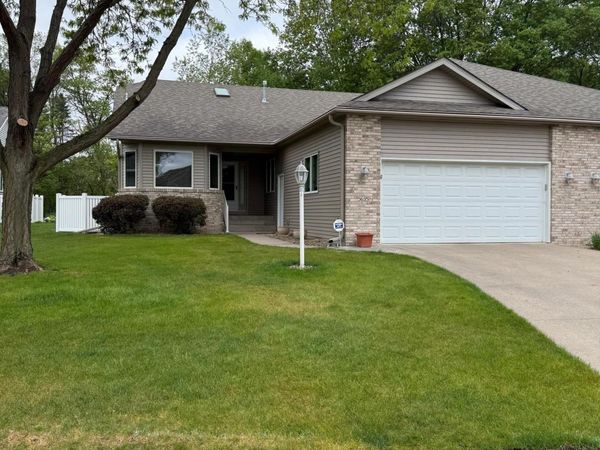 5635 Heather Ridge Court, Shoreview, MN 55126