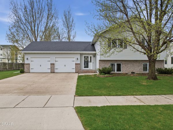 3473 28TH Avenue S, Grand Forks, ND 58201