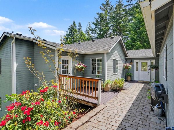 24258 Columbine Dr, Philomath, OR 97370