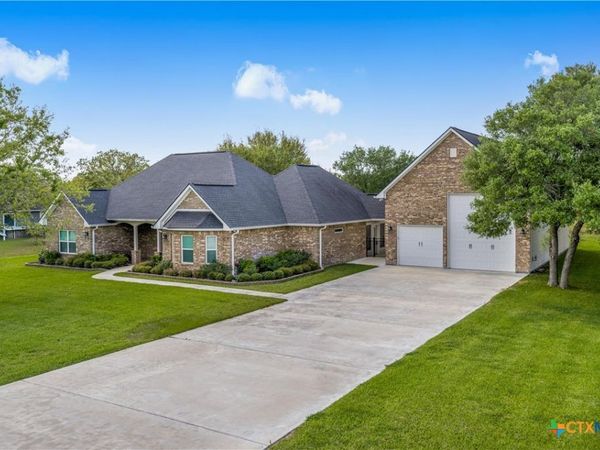 267 Oak View Drive , Inez, TX 77968