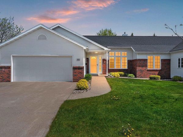 923 WINDTREE DRIVE, Appleton, WI 54914