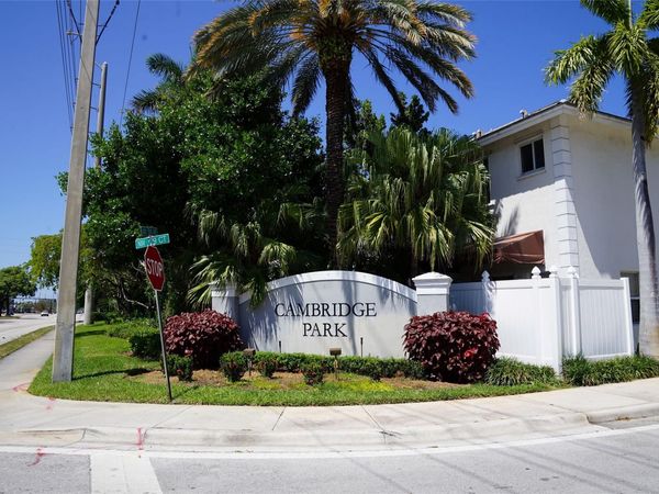 3024 NW 30th Way, Oakland Park, FL 33311