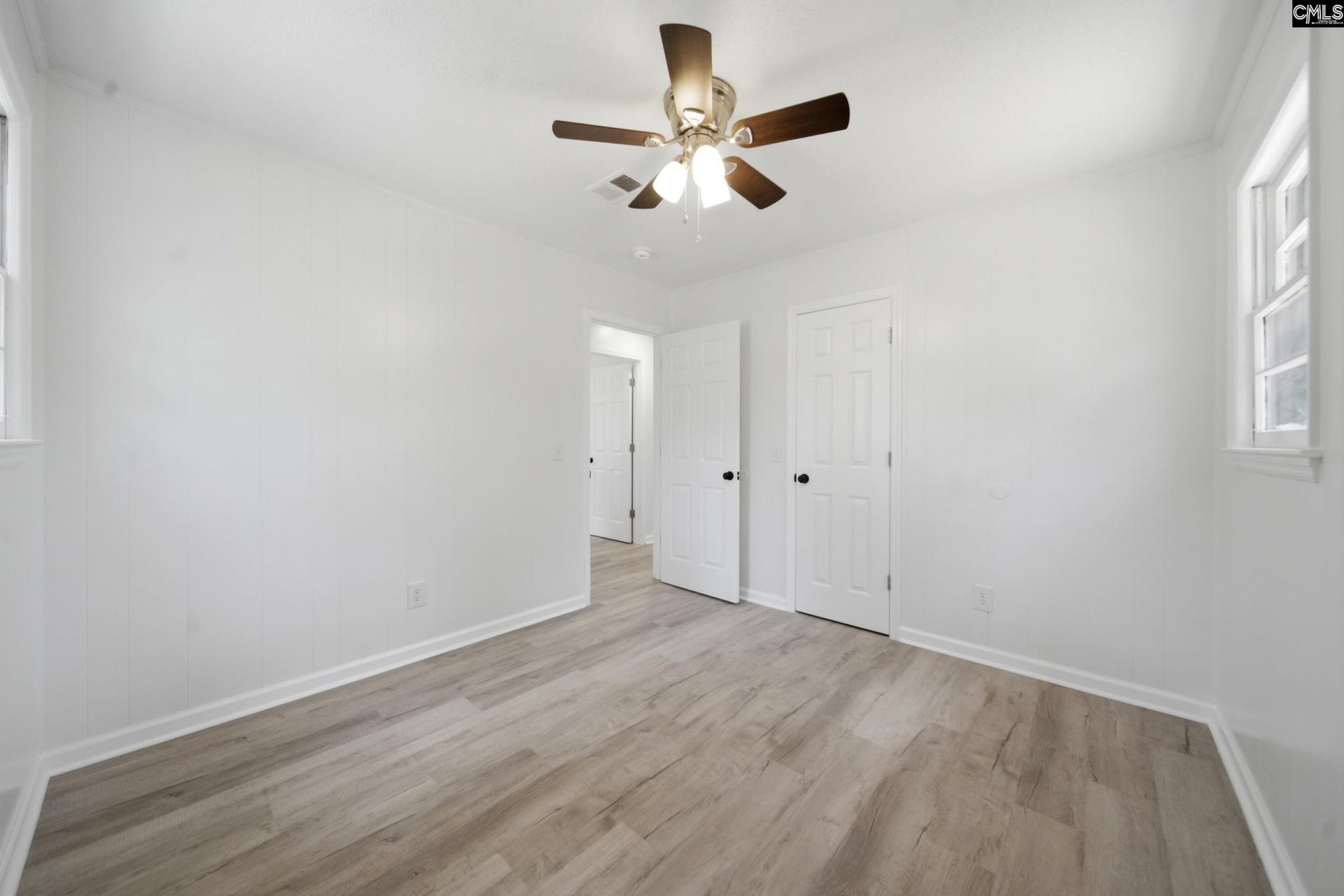 137 Westbridge Road  Photo 10