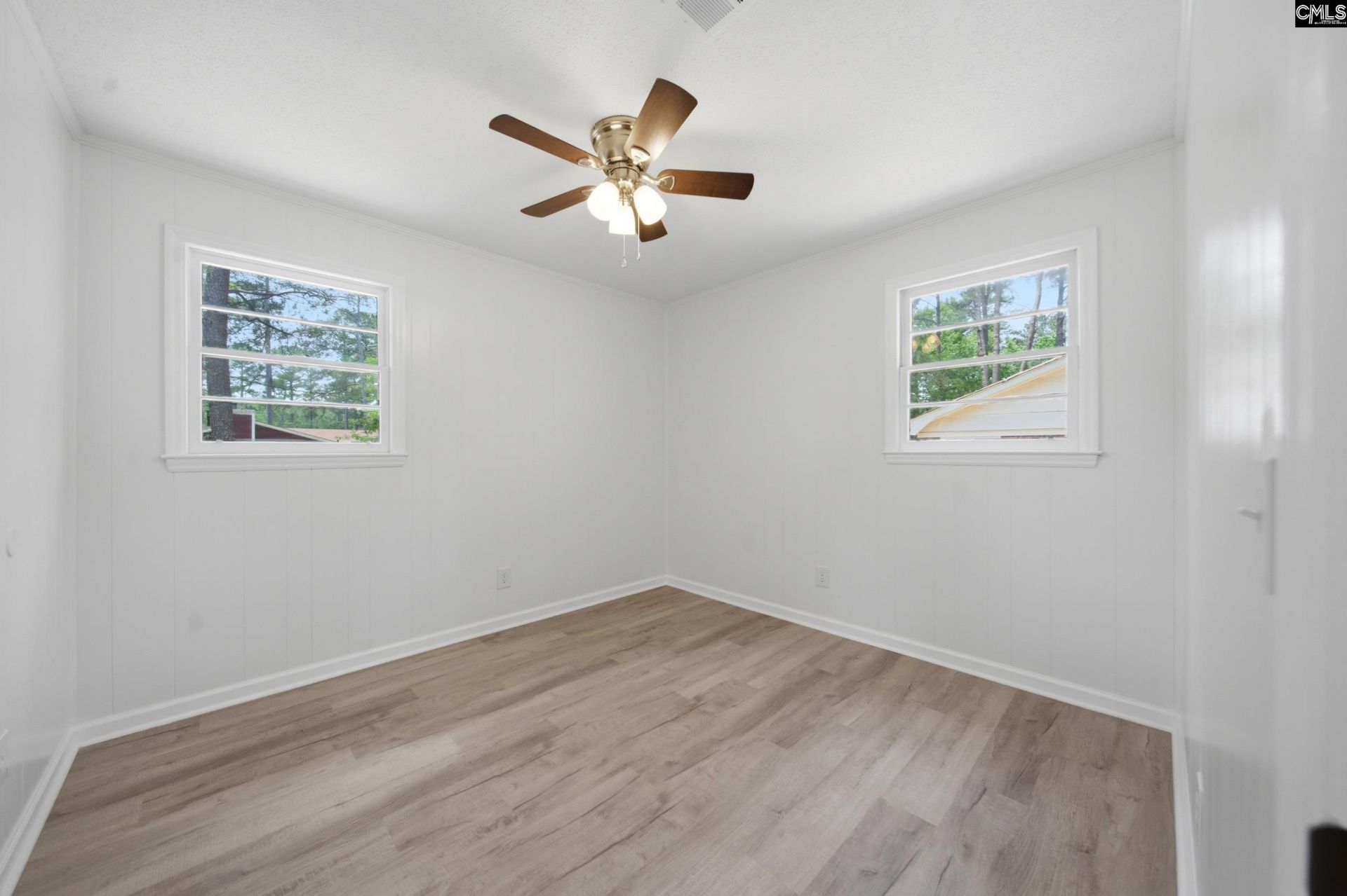 137 Westbridge Road  Photo 11