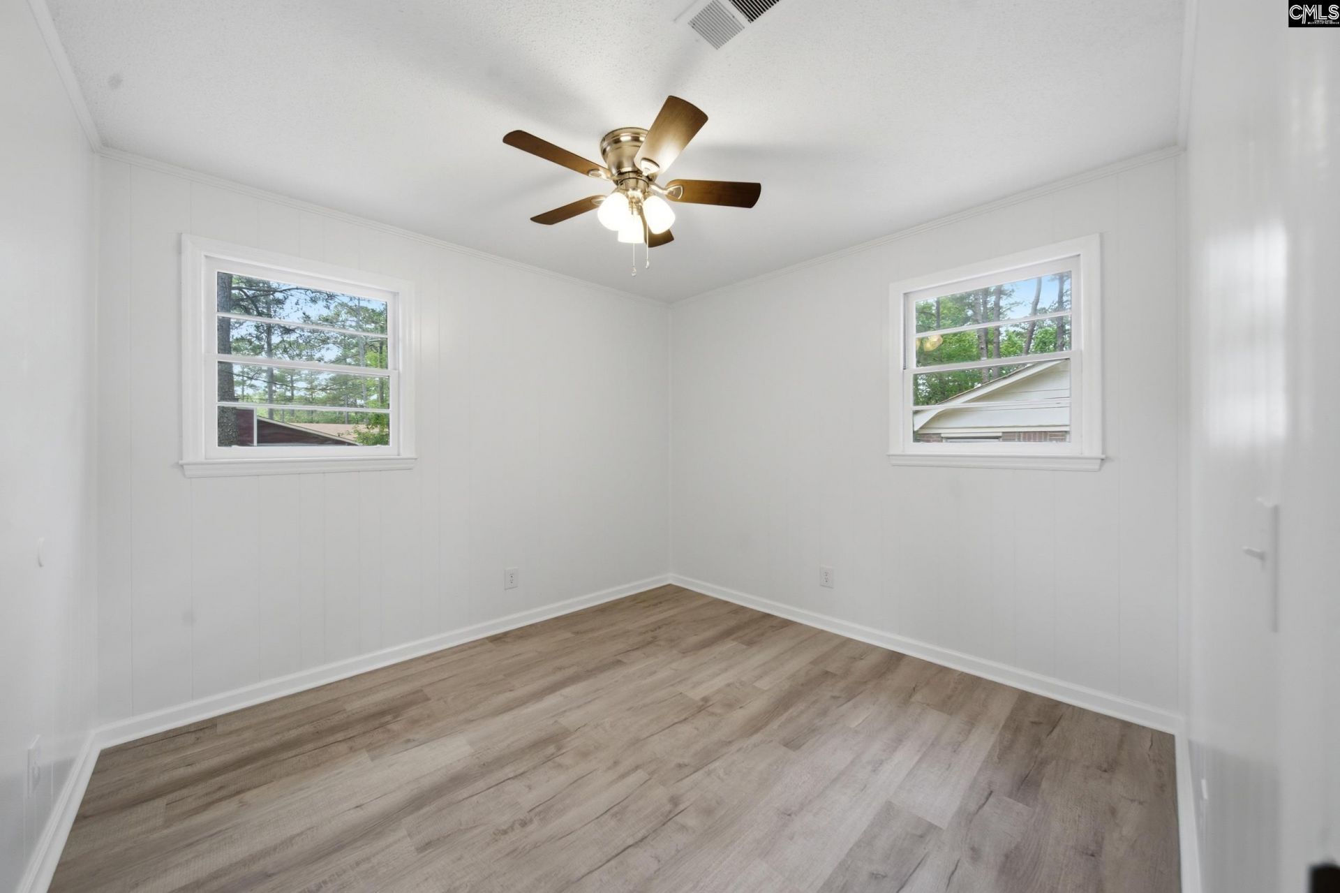 137 Westbridge Road  Photo 15