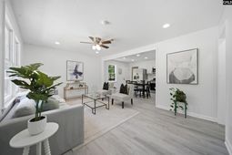 137 Westbridge Road photo 4