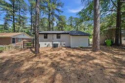 137 Westbridge Road  photo 4