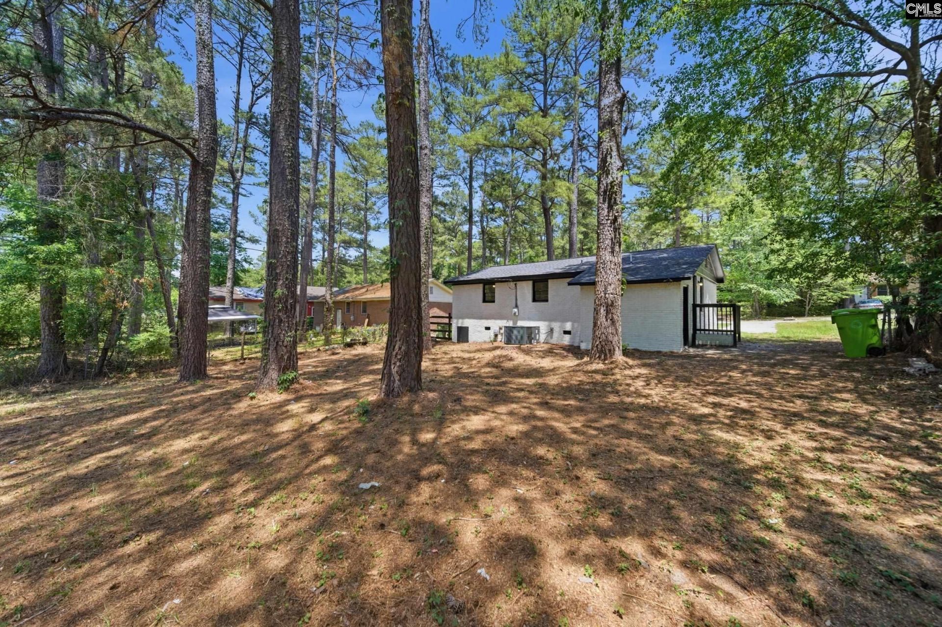 137 Westbridge Road  Photo 6