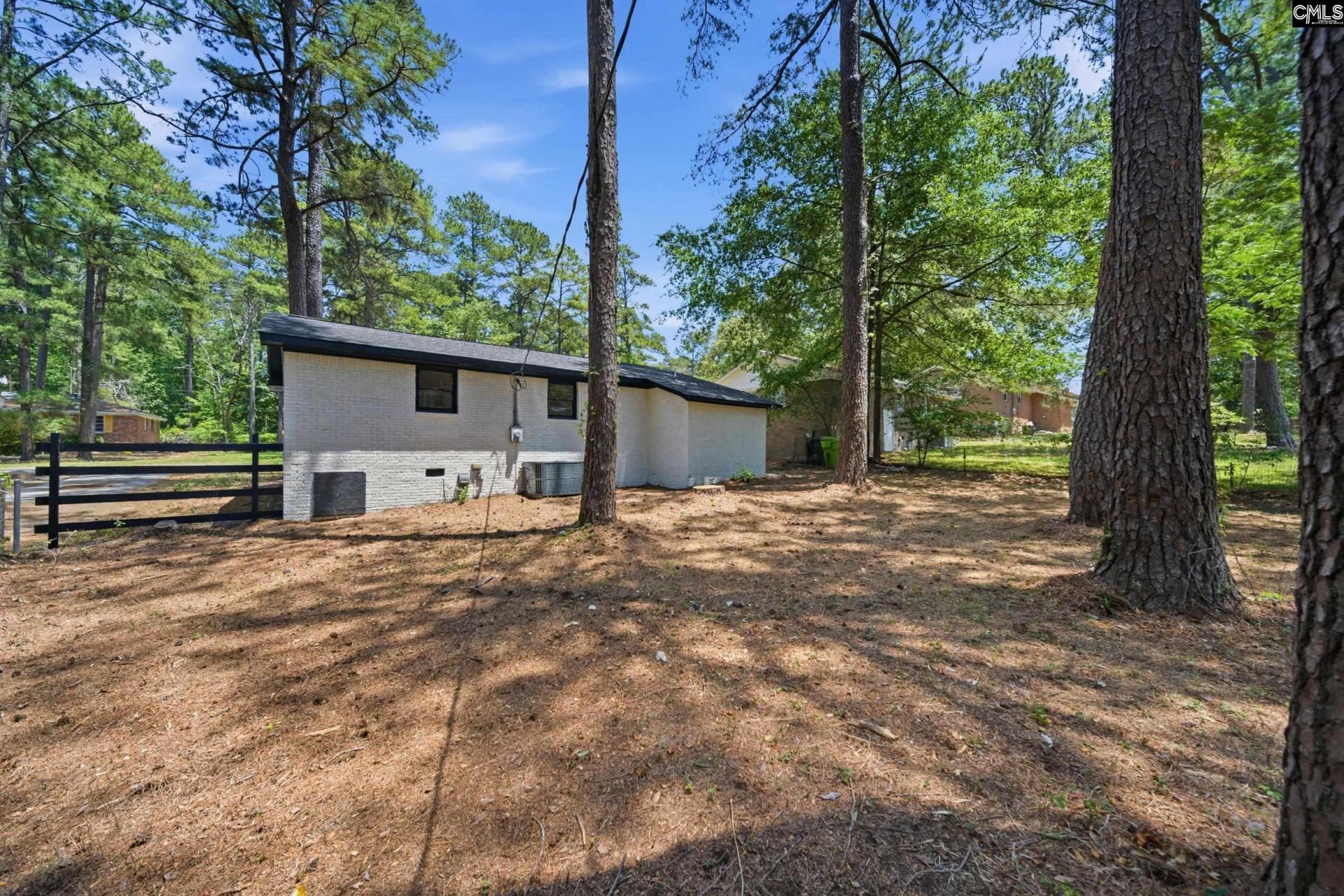 137 Westbridge Road  Photo 8
