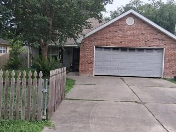 433 E MAPLE Loop, LaPlace, LA 70068