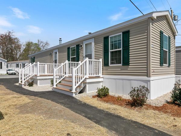 72 Brookwood Drive, Salem, NH 03079