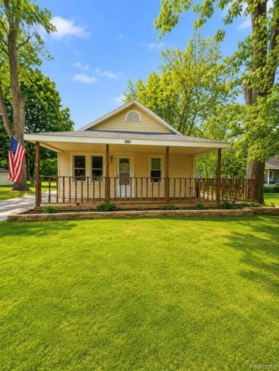 18351 Lathers Street, Livonia, MI 48152 Main Photo