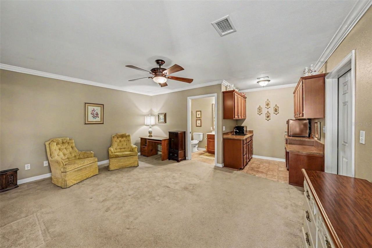 6612 Peachtree Drive, Tampa, FL 33617 Photo