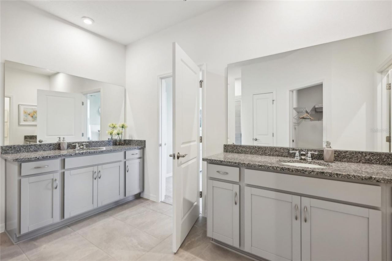 12879 Trovita Drive , Grand Island, FL 32735 Photo