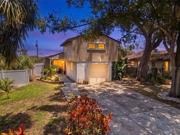 111 69TH AVENUE N, ST PETERSBURG, FL 33702
