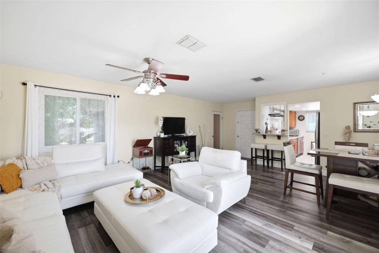 111 69th Avenue N, Saint Petersburg, FL 33702 Photo