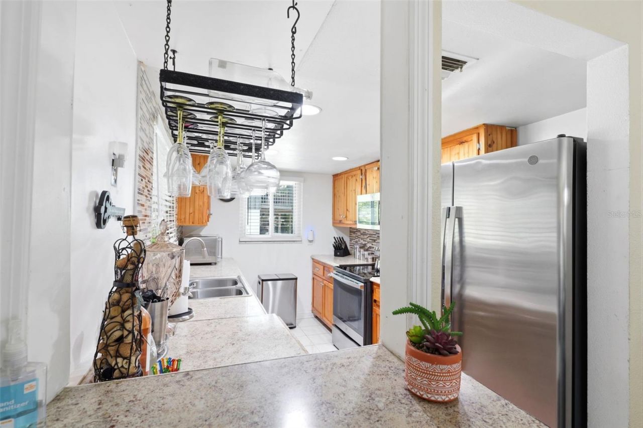 111 69th Avenue N, Saint Petersburg, FL 33702 Photo