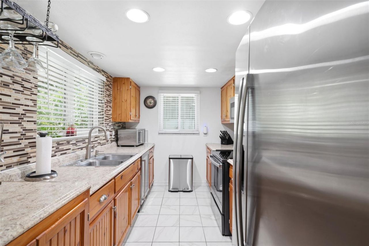 111 69th Avenue N, Saint Petersburg, FL 33702 Photo