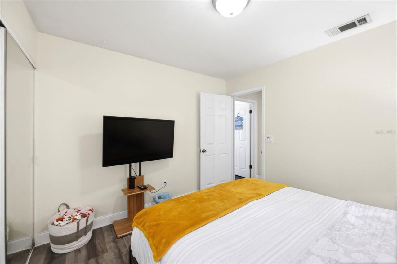 111 69th Avenue N, Saint Petersburg, FL 33702 Photo