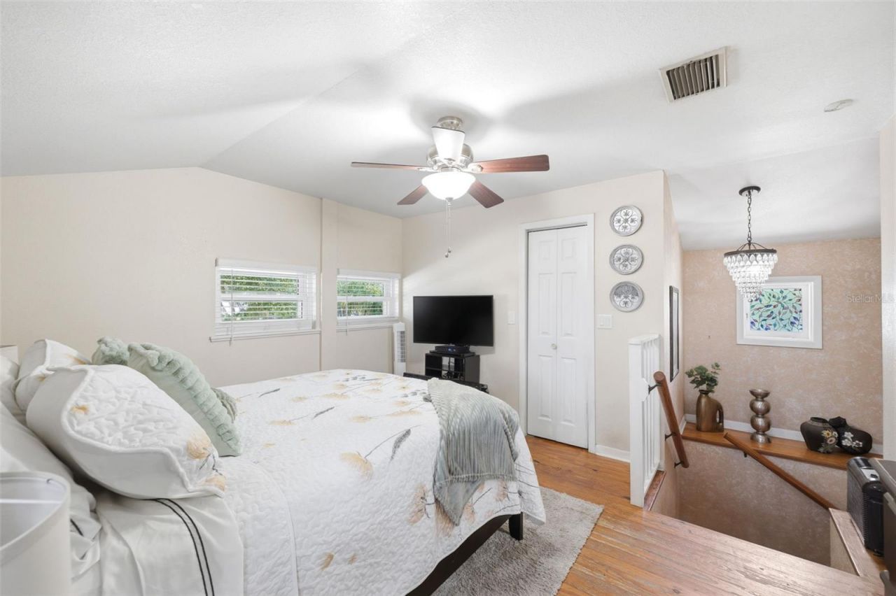 111 69th Avenue N, Saint Petersburg, FL 33702 Photo