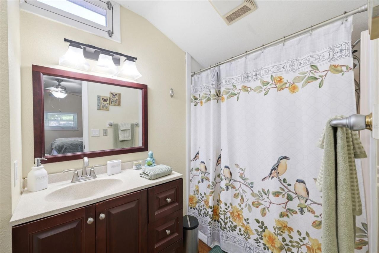 111 69th Avenue N, Saint Petersburg, FL 33702 Photo