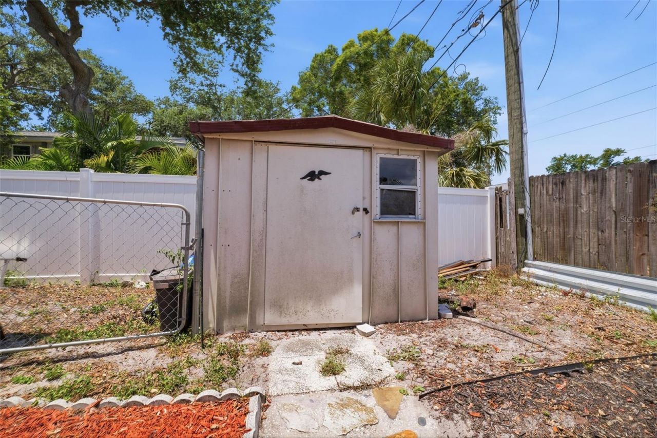 111 69th Avenue N, Saint Petersburg, FL 33702 Photo