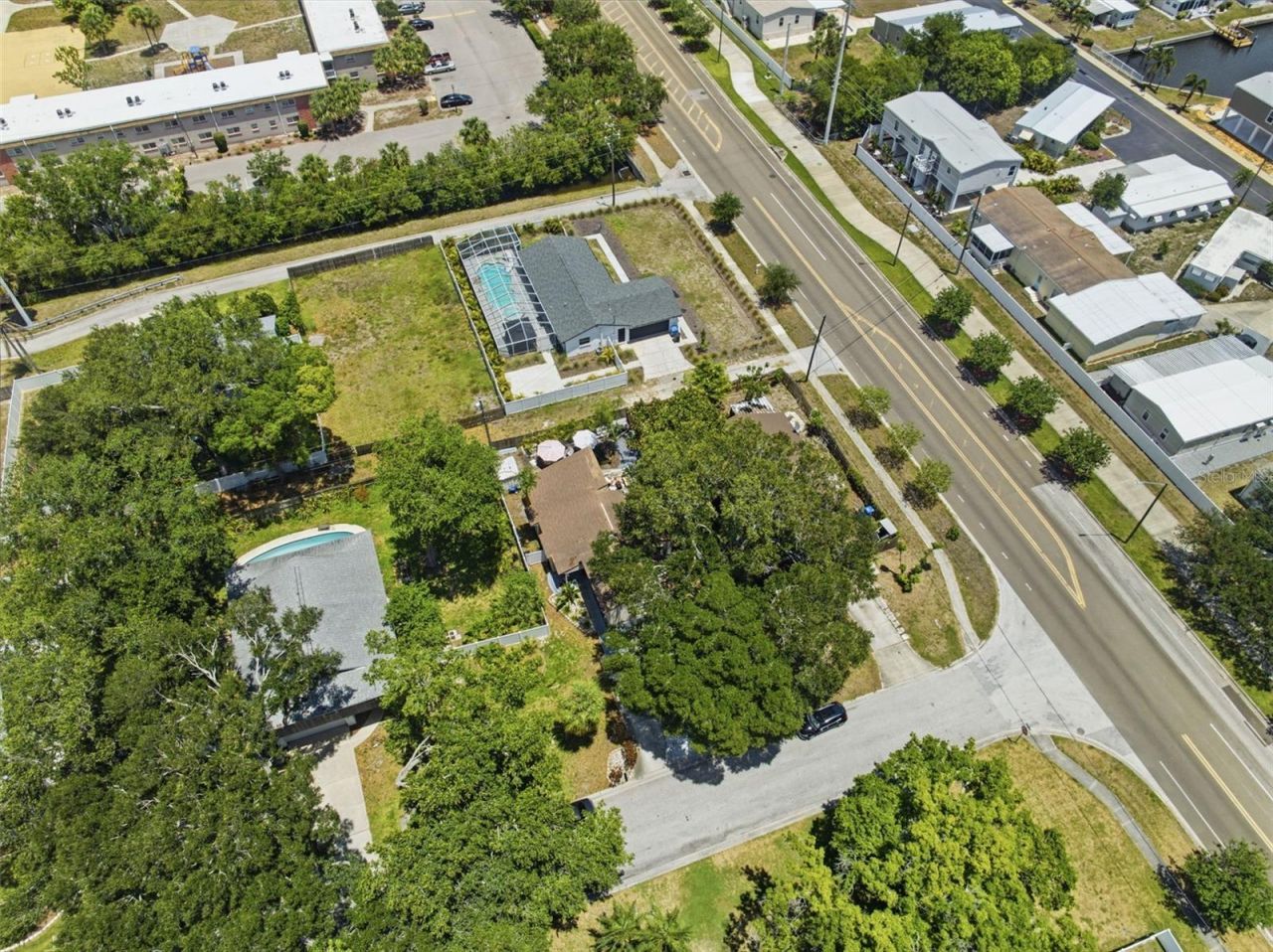 111 69th Avenue N, Saint Petersburg, FL 33702 Photo