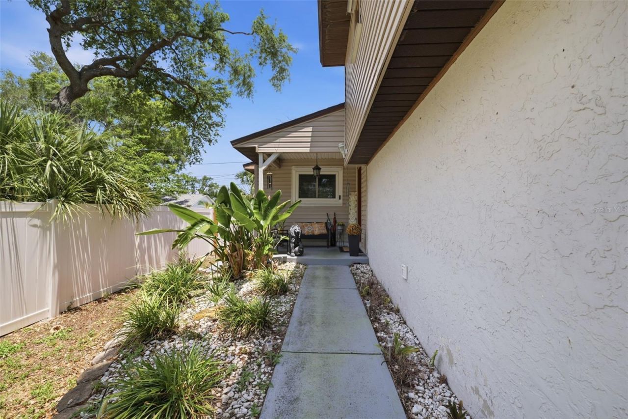 111 69th Avenue N, Saint Petersburg, FL 33702 Photo