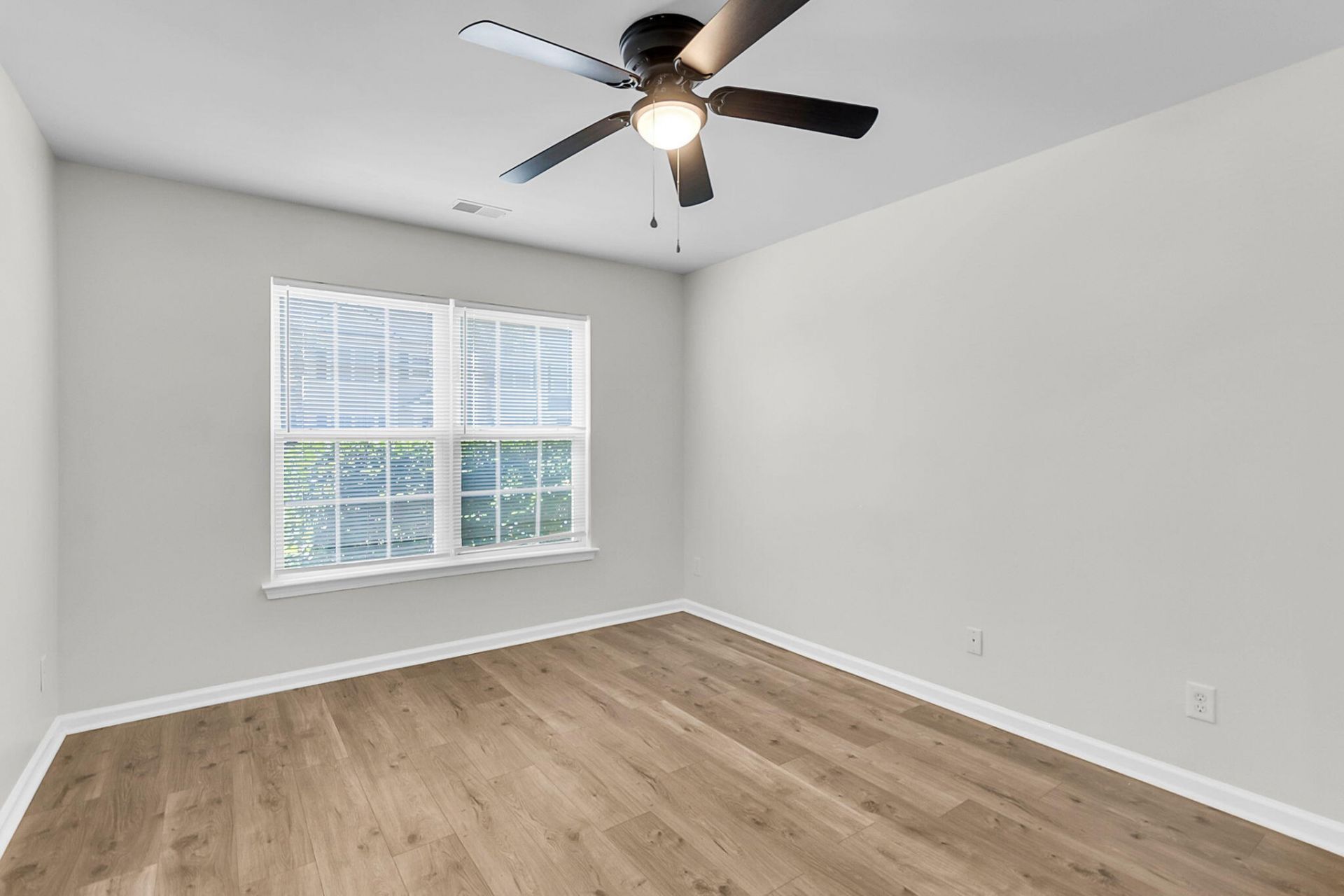 9126 Maple Grove Drive Photo 25