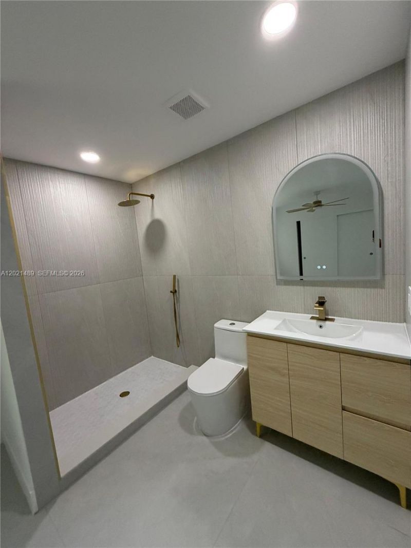 840 NW 67th St , Miami, FL 33150 Photo