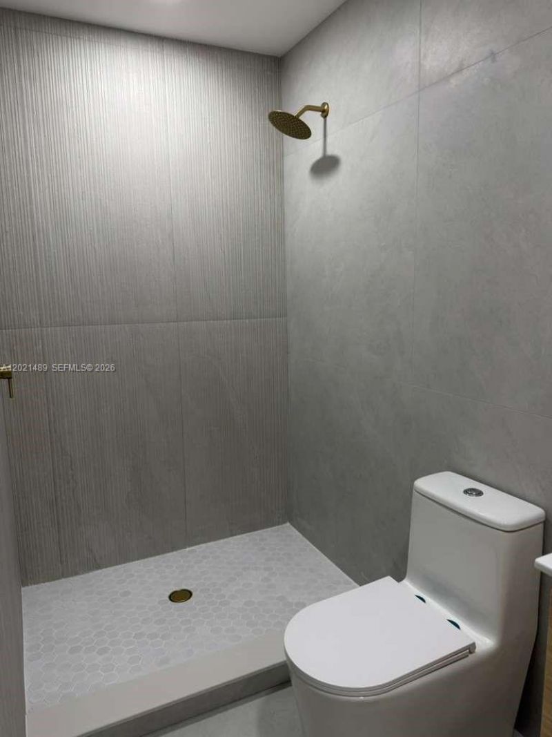 840 NW 67th St , Miami, FL 33150 Photo