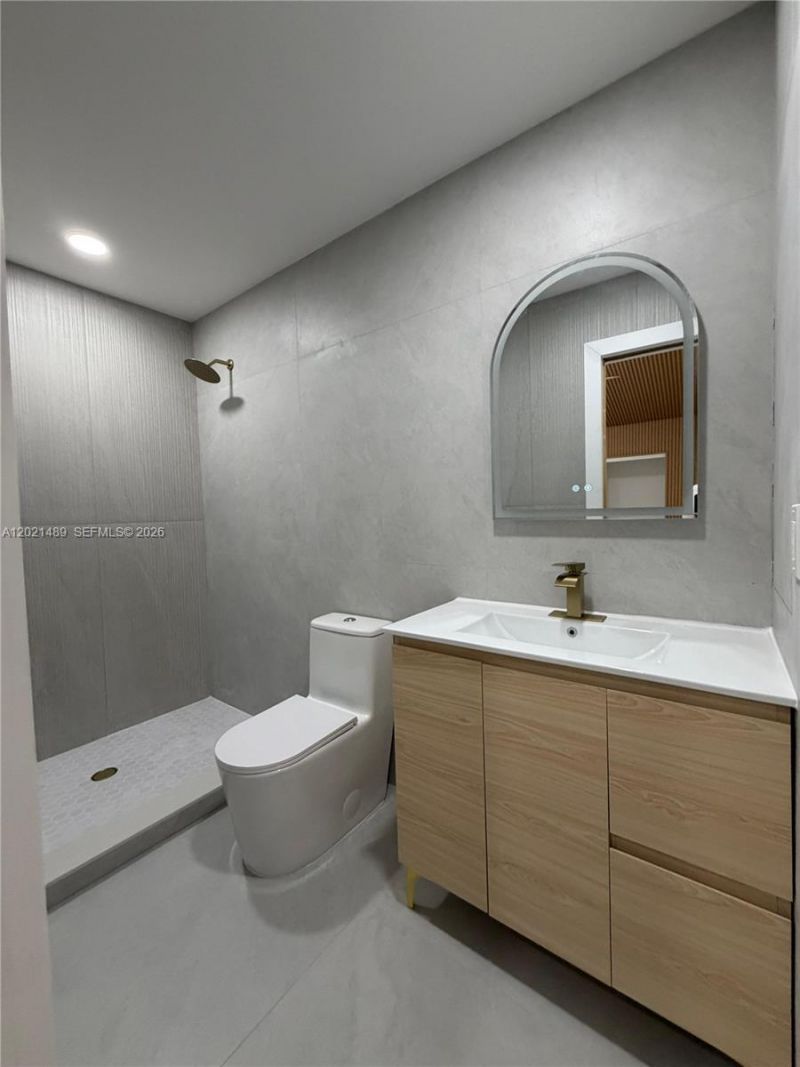 840 NW 67th St , Miami, FL 33150 Photo
