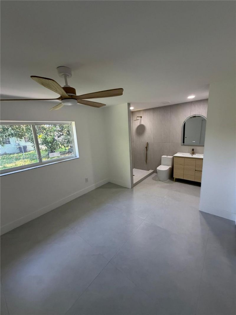 840 NW 67th St , Miami, FL 33150 Photo