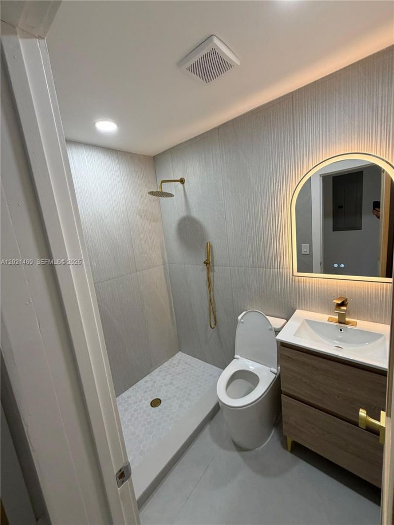 840 NW 67th St , Miami, FL 33150 Photo