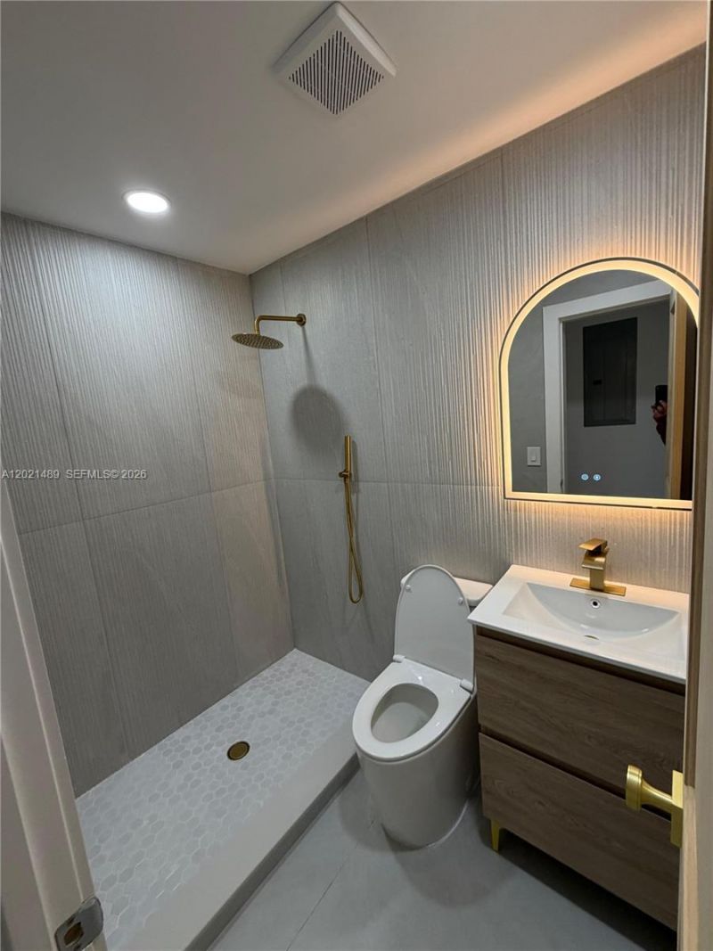 840 NW 67th St , Miami, FL 33150 Photo