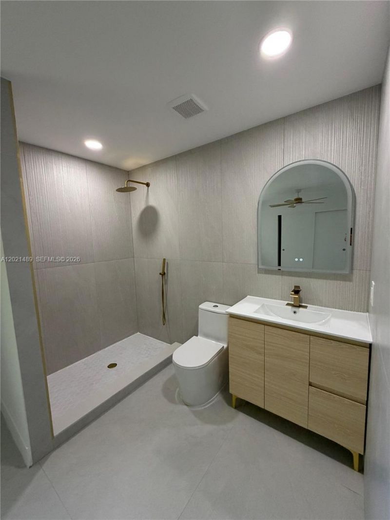 840 NW 67th St , Miami, FL 33150 Photo