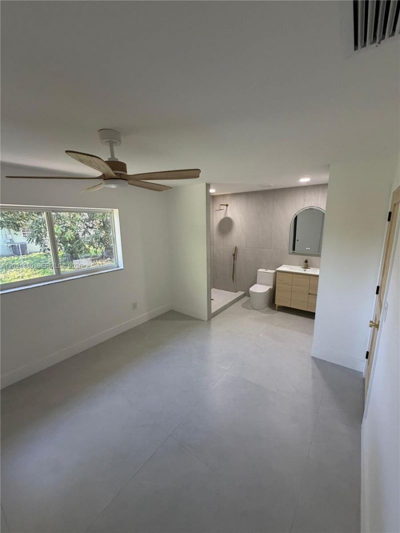840 NW 67th St , Miami, FL 33150 Photo