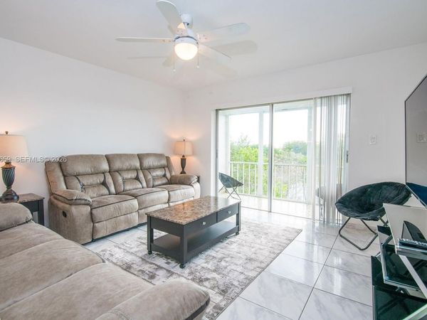 4650 Washington St , Unit 502, Hollywood, FL 33021