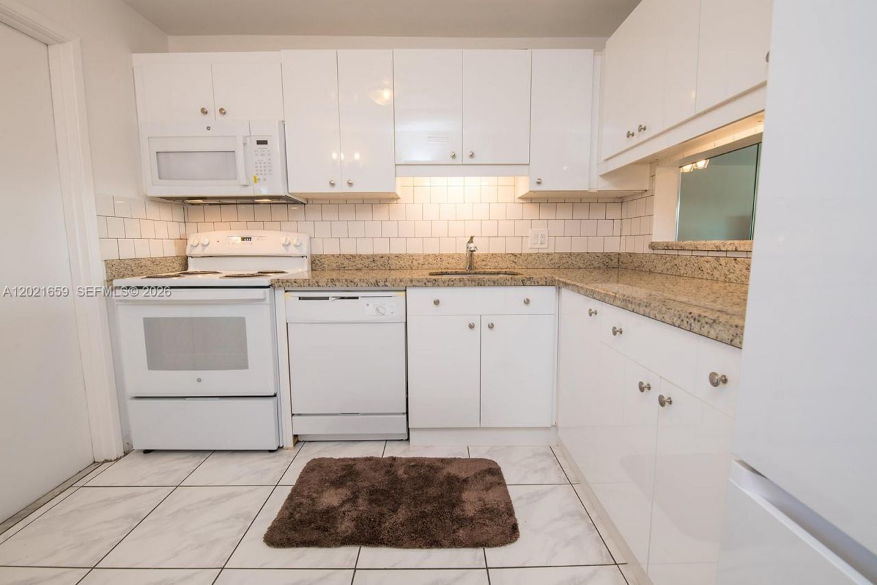 4650 Washington St, Unit 502, Hollywood, FL 33021 Photo