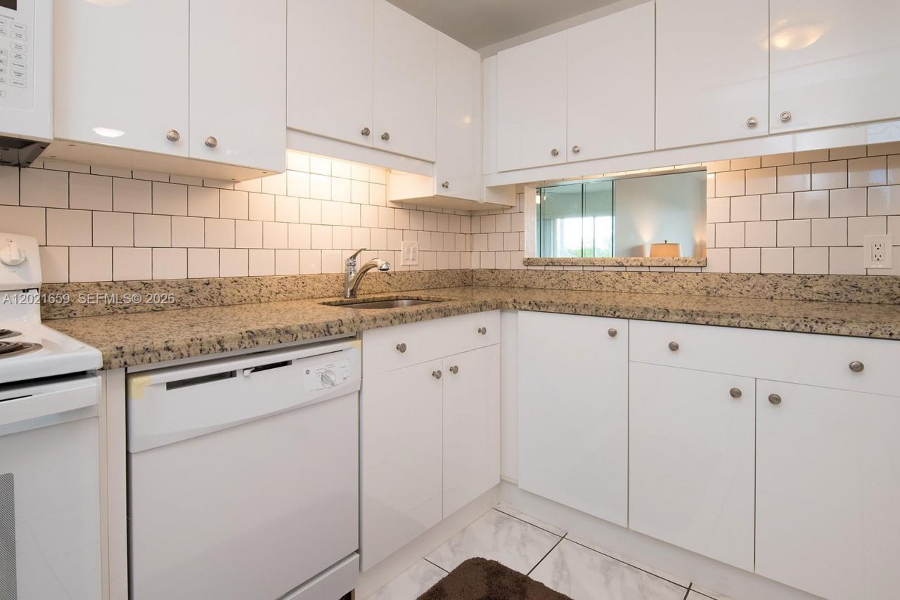 4650 Washington St, Unit 502, Hollywood, FL 33021 Photo