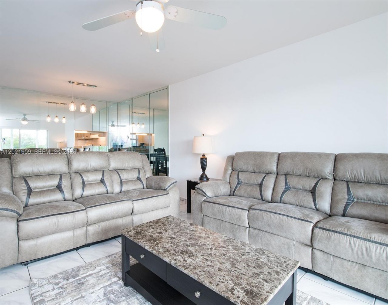 4650 Washington St, Unit 502, Hollywood, FL 33021 Photo